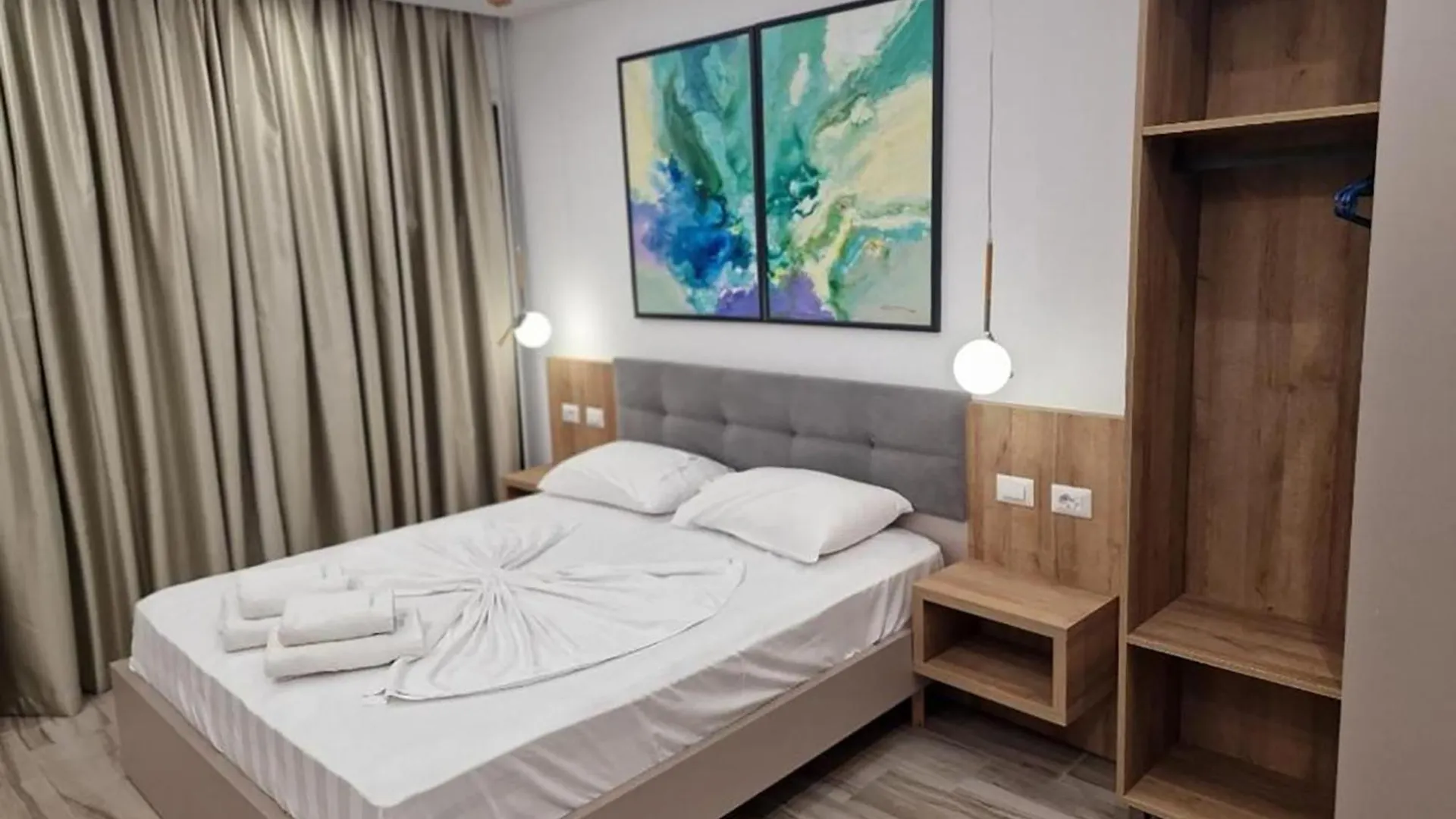 Joanna Suites Sarande