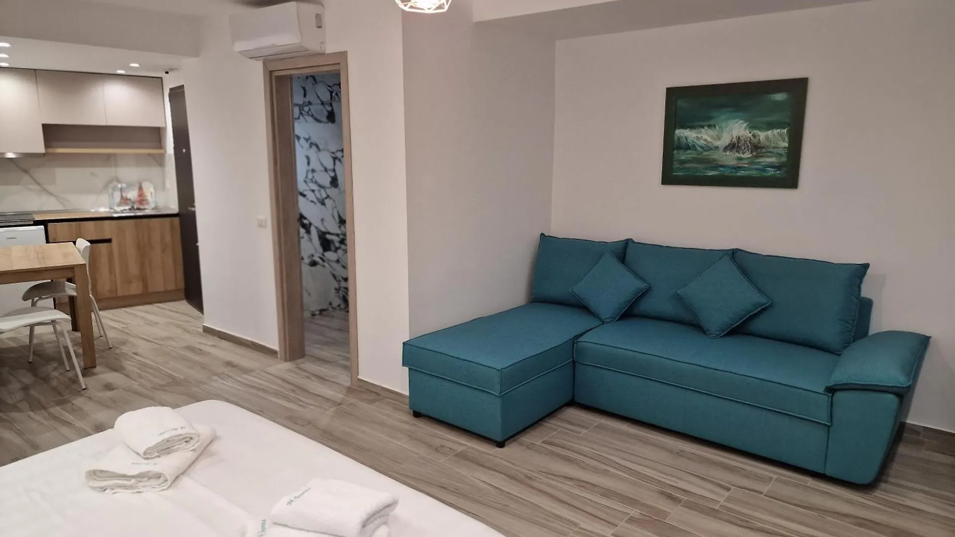 Joanna Suites Sarande
