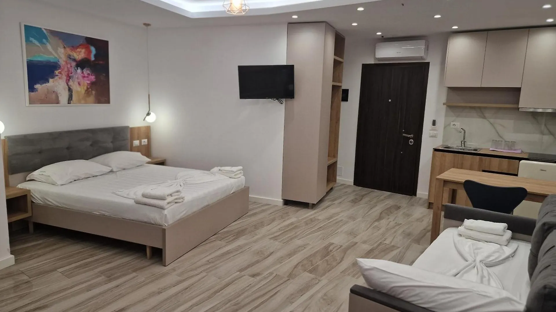 Joanna Suites Sarande